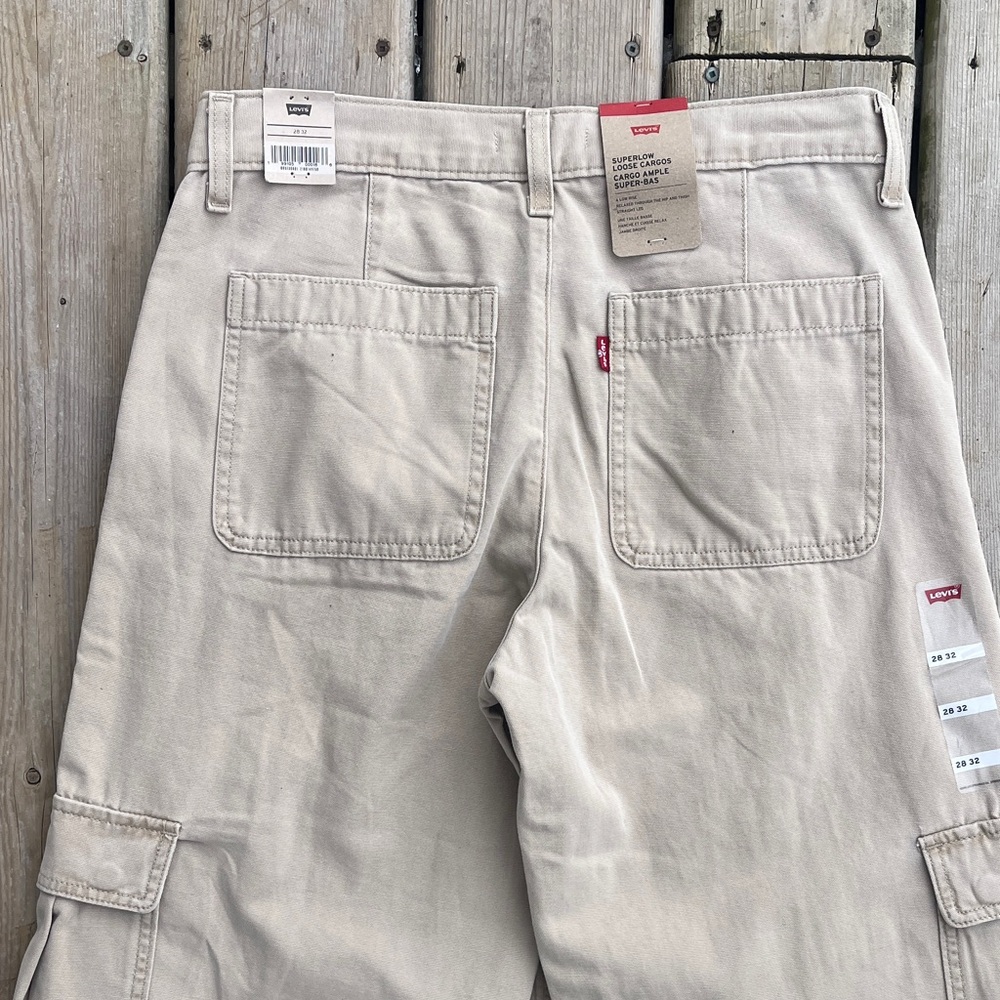 NWT Levi's Super Low Loose Cargo Pants Size 28/32 - Picture 10 of 11